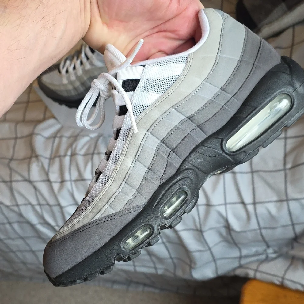 Nike Air Max 95 Gray White Sneakers - Picture 9 of 11